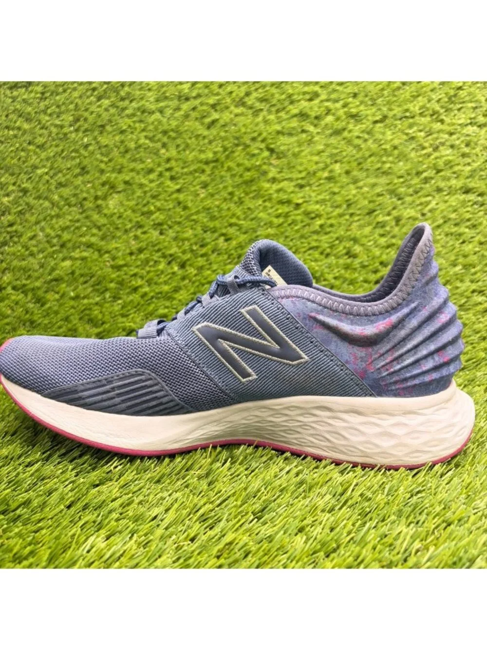 New Balance Fresh Foam Roav V1 Womens Size 10 Purple Pink Running Shoes Sneakers